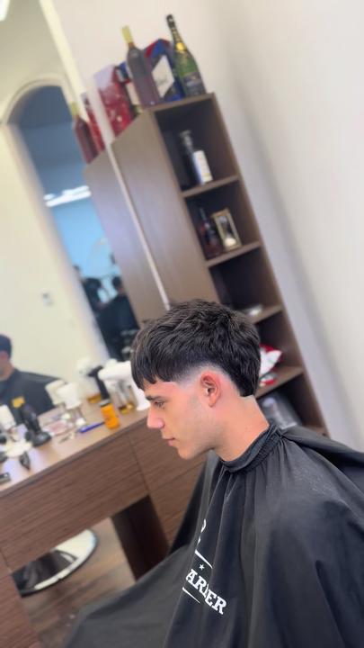 Teksturisani crop sa taperom — rad Dzanke_cutss