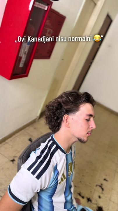 Moderna mullet frizura — rad Dzanke_cutss